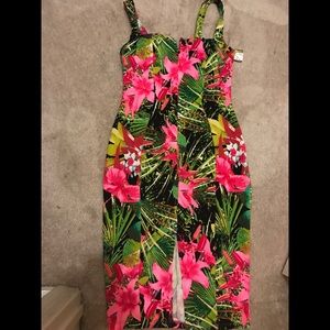 Midi dress w/ front split